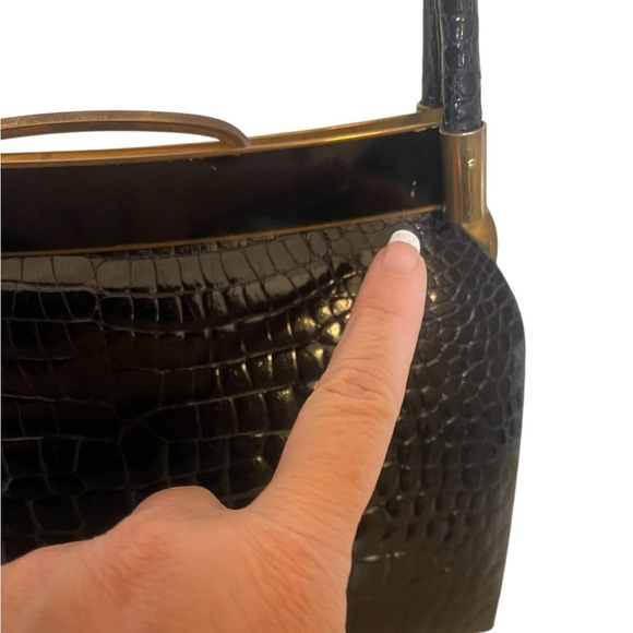 Vintage Structured Croc-Embossed Handbag with Gold tone accents snap closure - Picture 7 of 10